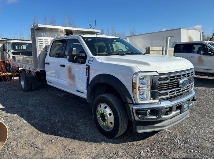 Camion plateforme Ford